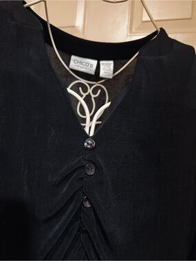 Chico's Black V-Neck Travel Top